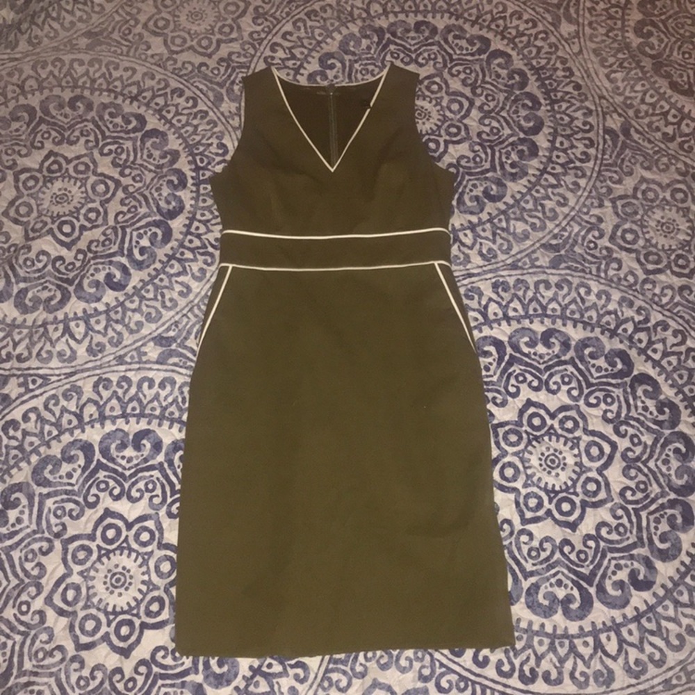 A casual green dress